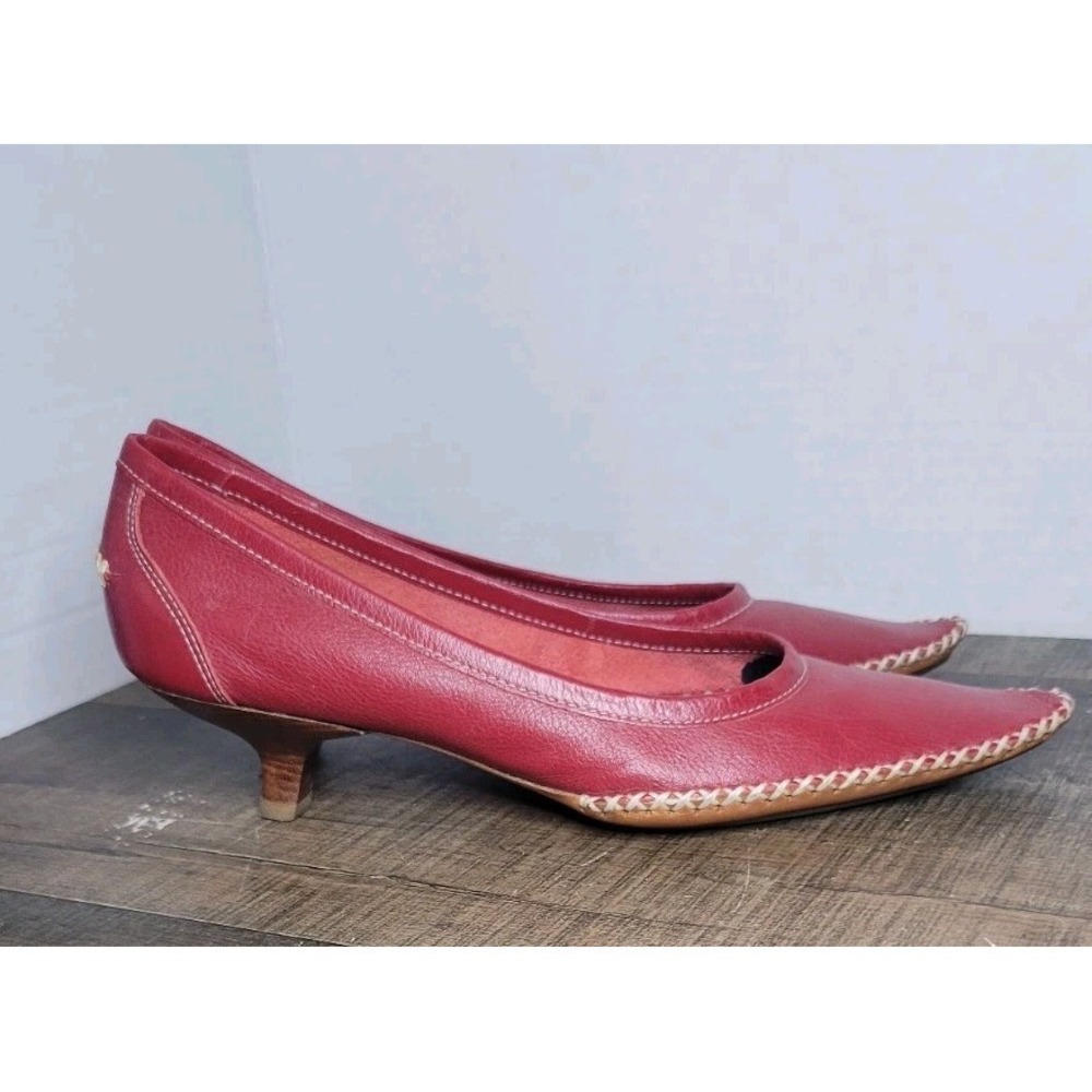 Uffizi Red Leather Kitten Heels Cool Vibe Soft Leather Interesting Style Sz 7M